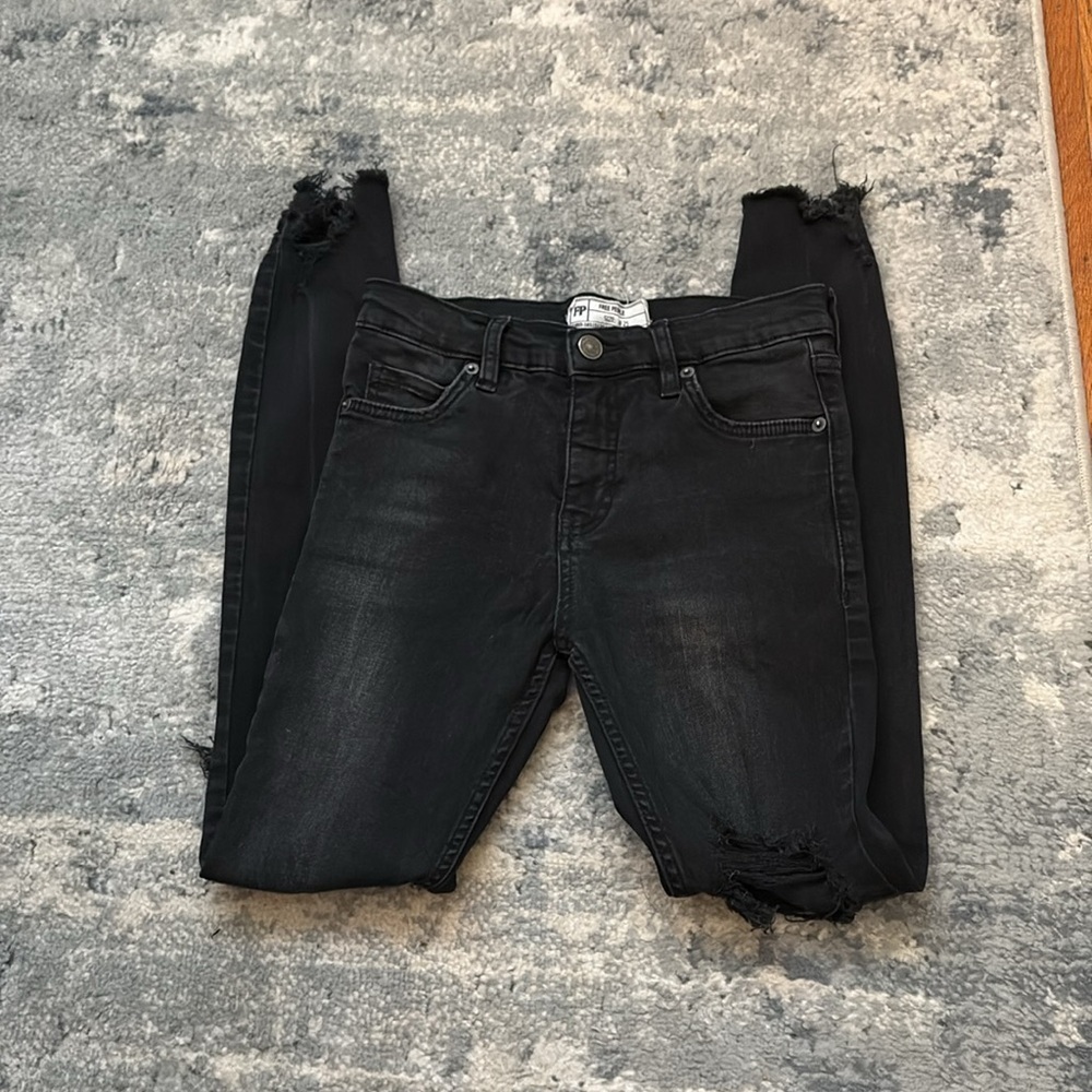Free People FP Highrise Distressed Skinny Jeans, Faded Black, SZ 25 - Picture 3 of 8